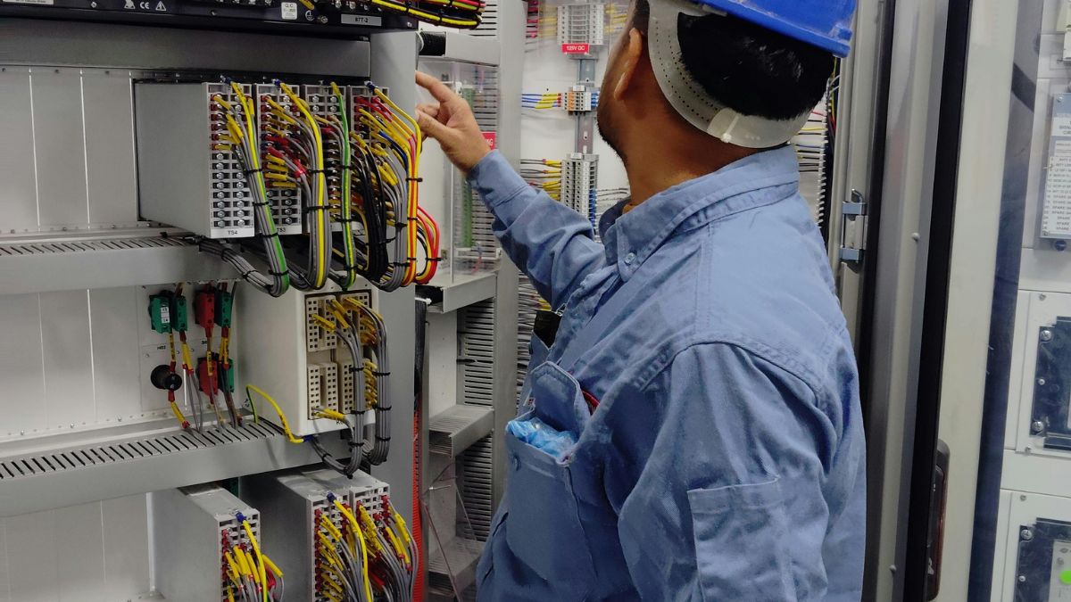 Quels EPI sont obligatoires pour un électricien ? Le guide réglementaire